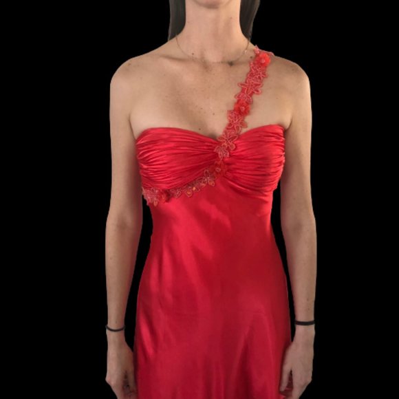 Dazzling Designer Red/Coral Formal Gown Size 3/4 - Picture 4 of 8